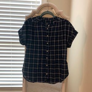 Gap S short sleeve button up shirt. EUC